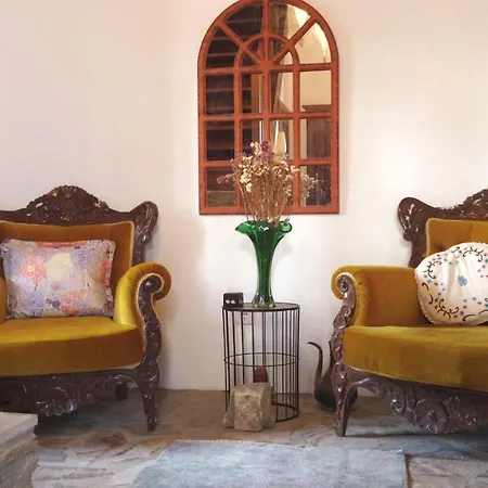 Otel Aycan Hanım Konağı *