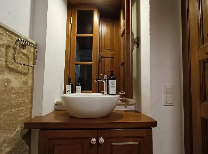 Aycan Hanım Konağı Otel *